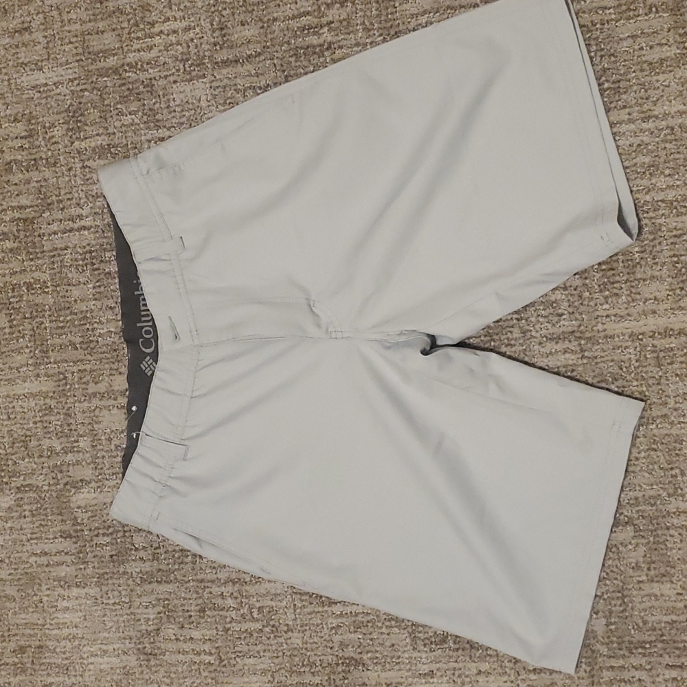 Columbia Short 32 Mens Regilar Fit Freezer Coil New without tags